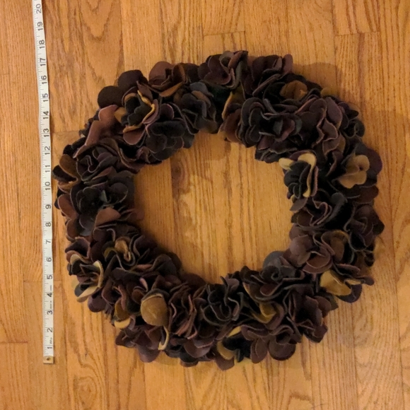 NEW! Handmade Leather Flower Rosette Wreath-14" Shades of Brown - Picture 4 of 6